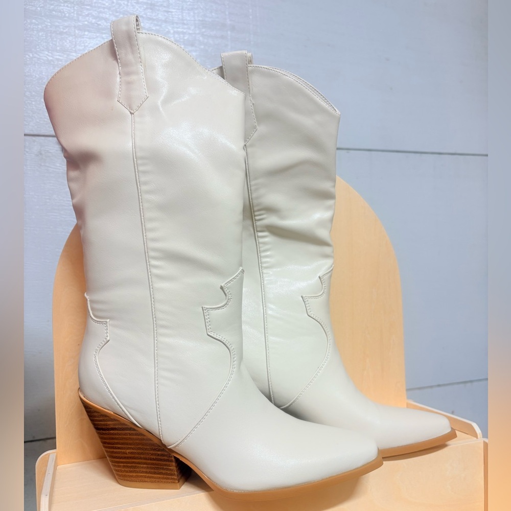 Women's BILLINI Western Claudette Boot in Chalk White Size 6 Display Pair - Picture 4 of 9